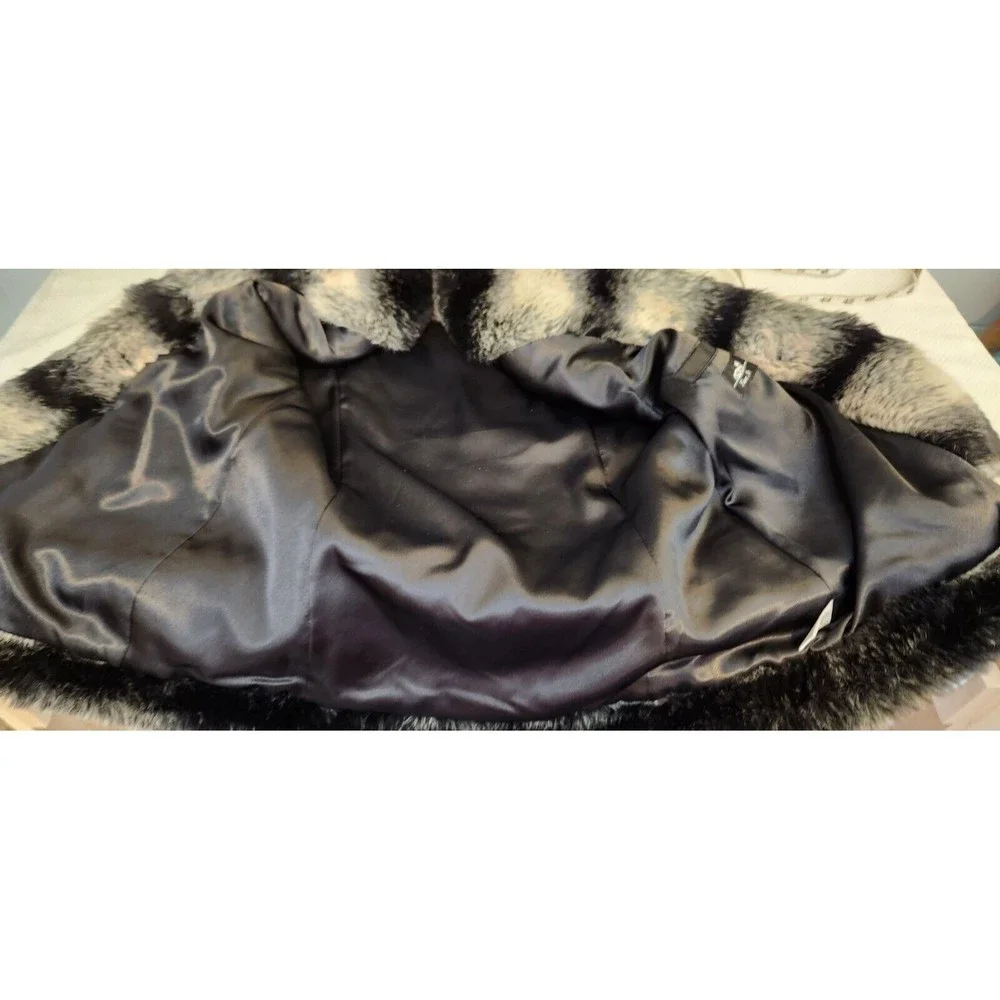 Rachel Zoe Women’s XXS Black Cream Pockets Faux Fur Hook Close Sleeveless‎ Vest